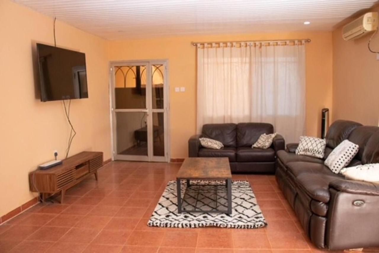 Fully Air-Con 3Bed Villa-Wifi -Hot Water -Cable Tv Freetown Exterior foto