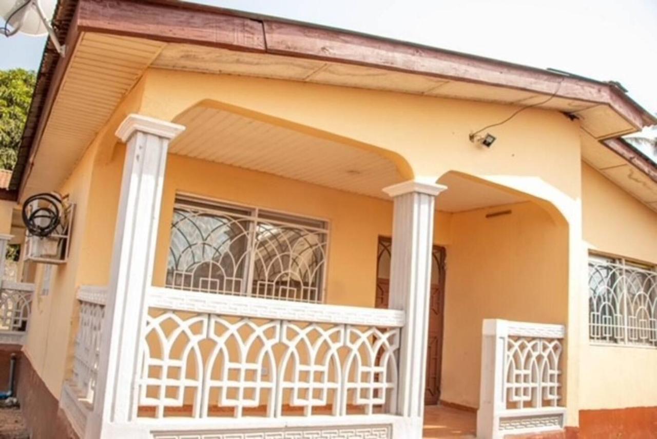 Fully Air-Con 3Bed Villa-Wifi -Hot Water -Cable Tv Freetown Exterior foto