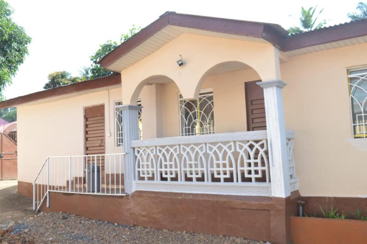 Fully Air-Con 3Bed Villa-Wifi -Hot Water -Cable Tv Freetown Exterior foto